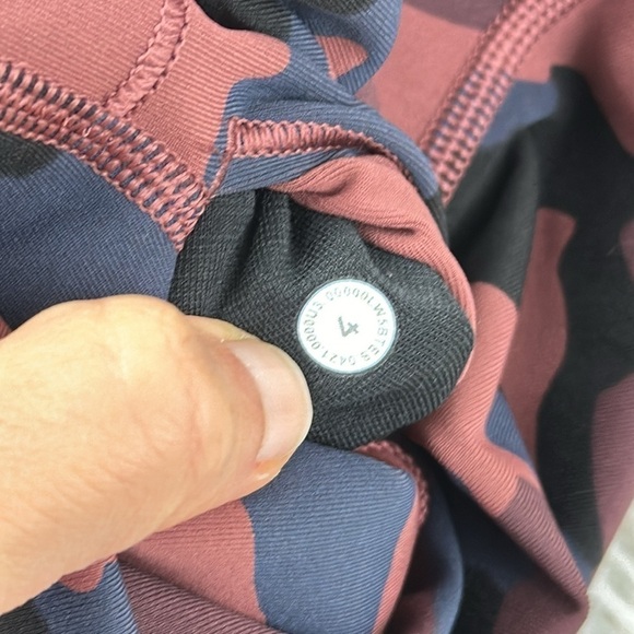 Lululemon Wunder Under High-Rise Tight 28" *Full-On Luxtreme Heritage 365 Camo - Picture 5 of 5